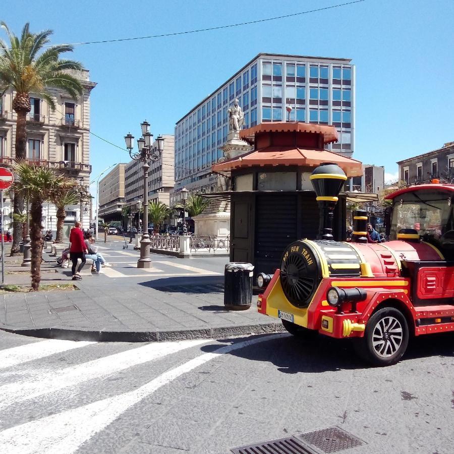 John Home Catania Bagian luar foto
